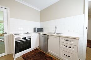 Charming 6 BRM Villa in Melbourne East