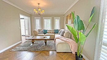 Charming 6 BRM Villa in Melbourne East