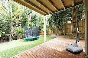 Charming 6 BRM Villa in Melbourne East