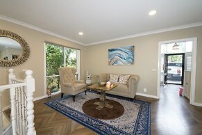 Charming 6 BRM Villa in Melbourne East