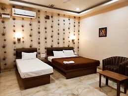 Hotel Holiday Palace