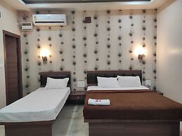 Hotel Holiday Palace