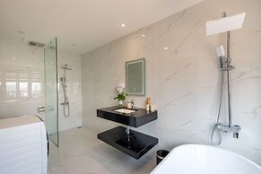 THE HOME HOTEL & APARTMENT