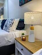 ZEN AT ROSEWOOD - 2BR Guesthouse & Pool