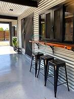 ZEN AT ROSEWOOD - 2BR Guesthouse & Pool