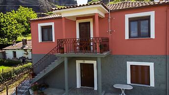 Fani's House Under Meteora