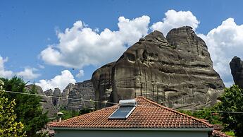 Fani's House Under Meteora