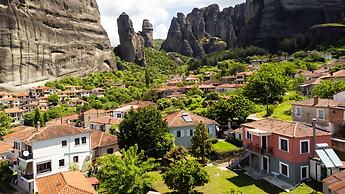 Fani's House Under Meteora