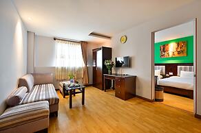 Cherry Central Hotel