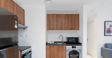 Executive 1 BR in Oasis - 2