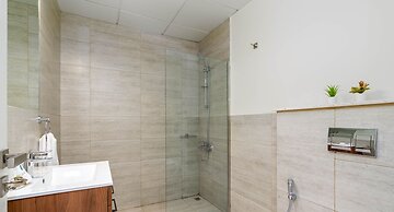 Executive 1 BR in Oasis - 2