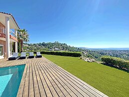 Villa vue mer Mandelieu by ESTATESCANNES