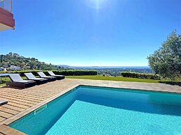 Villa vue mer Mandelieu by ESTATESCANNES