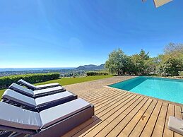 Villa vue mer Mandelieu by ESTATESCANNES