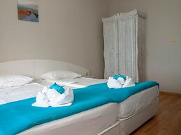 Parva linia adres Regina mare Tsarevo