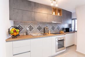 Saint George Cave House