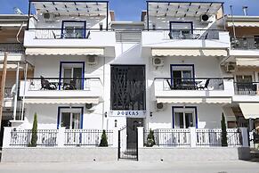 Doukas Aparthotel