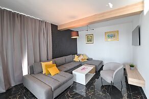 Villa Luna- Private Heated Pool