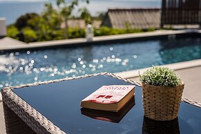 Villa Luna- Private Heated Pool