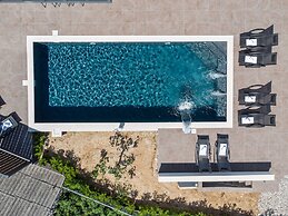 Villa Luna- Private Heated Pool