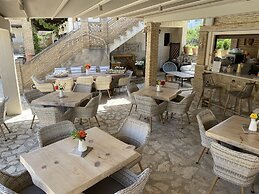 Garden Village Hotel