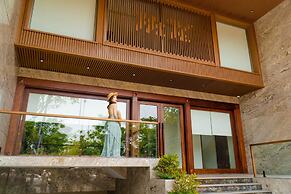 MK Riverside Apartment By Haviland