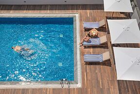 O by Tamara Coimbatore