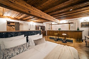 Hotel Pok Garni