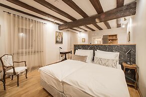 Hotel Pok Garni