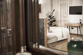 Hotel Pok Garni