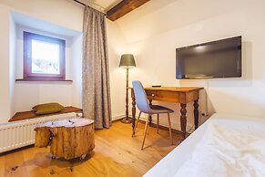 Hotel Pok Garni