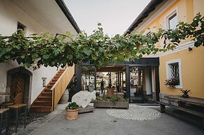 Hotel Pok Garni