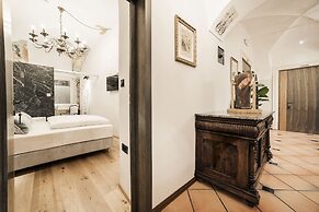 Hotel Pok Garni