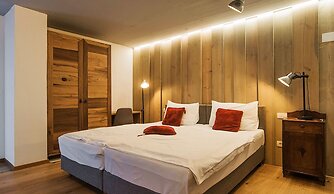 Hotel Pok Garni
