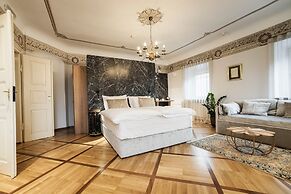 Hotel Pok Garni
