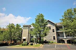 Branson's Great Rock Retreat