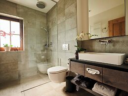 Serviced Luxury Chalet Evi