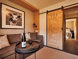 Serviced Luxury Chalet Evi