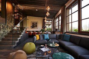 Serviced Luxury Chalet Evi