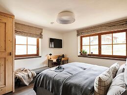 Serviced Luxury Chalet Evi