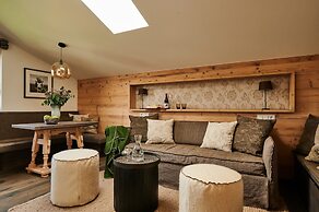Serviced Luxury Chalet Evi