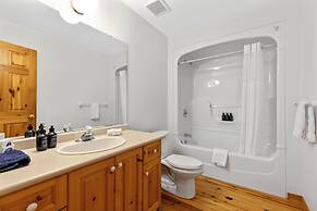 Port Cunnington Lodge