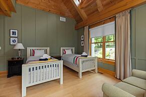 Port Cunnington Lodge