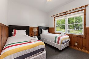 Port Cunnington Lodge