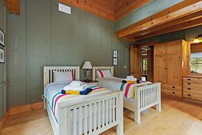 Port Cunnington Lodge