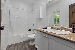 Port Cunnington Lodge