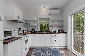 Port Cunnington Lodge