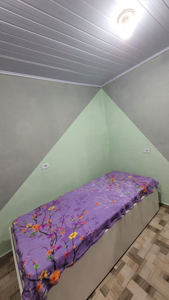 KITNET PRACINHA