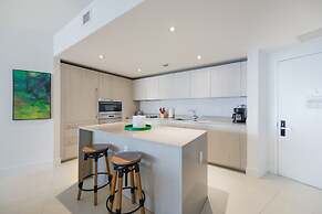 Luxury Condo at Hollywood Beach