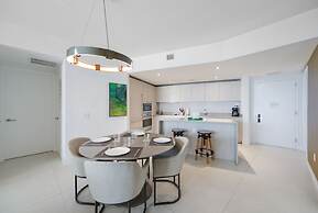 Luxury Condo at Hollywood Beach